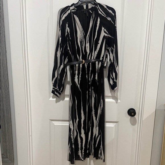 Donna Karan Dresses & Skirts - Donna Karan Black and White Long Sleeve Dress